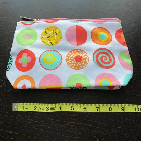 NEW CLINIQUE make-up bag - Picture 2 of 2